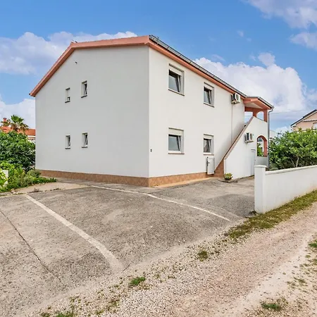 Appartement Two-bedroom In Vir