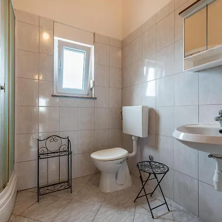 Two-bedroom In Daire Vir