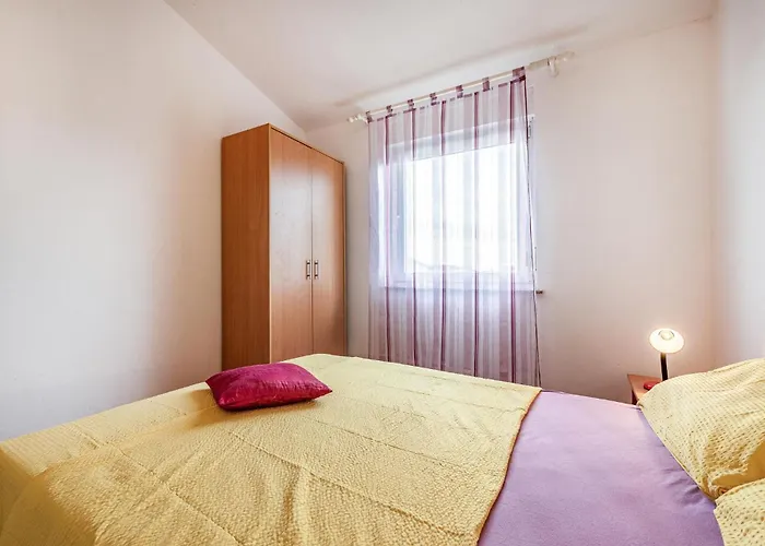 Two-bedroom In * Vir